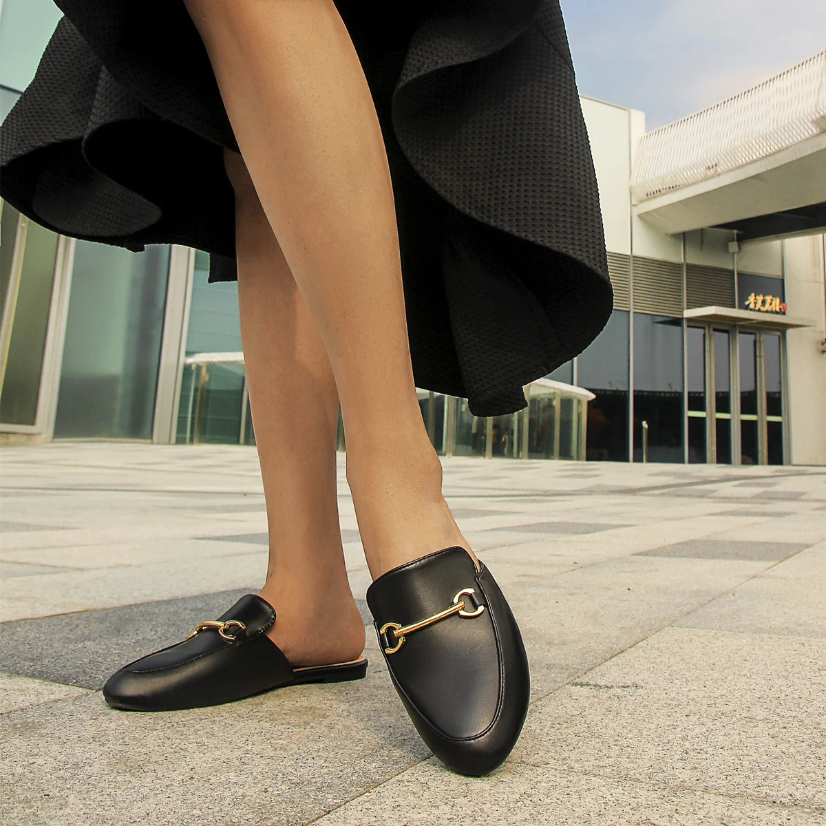 Mules for Woman Pointed Toe Buckle Flats Comfortable Slip on Loafers Flat Mule Flats Shoes Backless Loafers