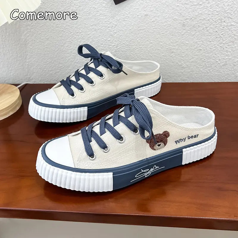 Comemore Printemps Femmes Mignon Ours Chaussures En Toile Plat Décontracté Tout Match Demi Pantoufles Version Coréenne À Lacets Dames Vulcanisé Chaussures