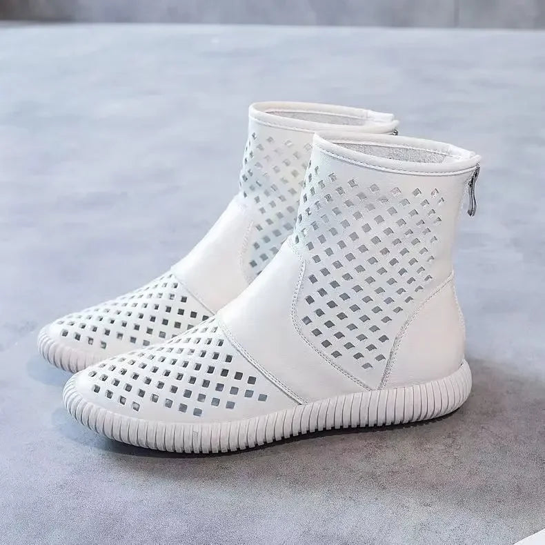 2023Chaussures en cuir souple à trous Chaussures pour femmes Sandales creuses d'été Plates Bottes courtes d'extérieur pour femmes Chaussures à plateforme