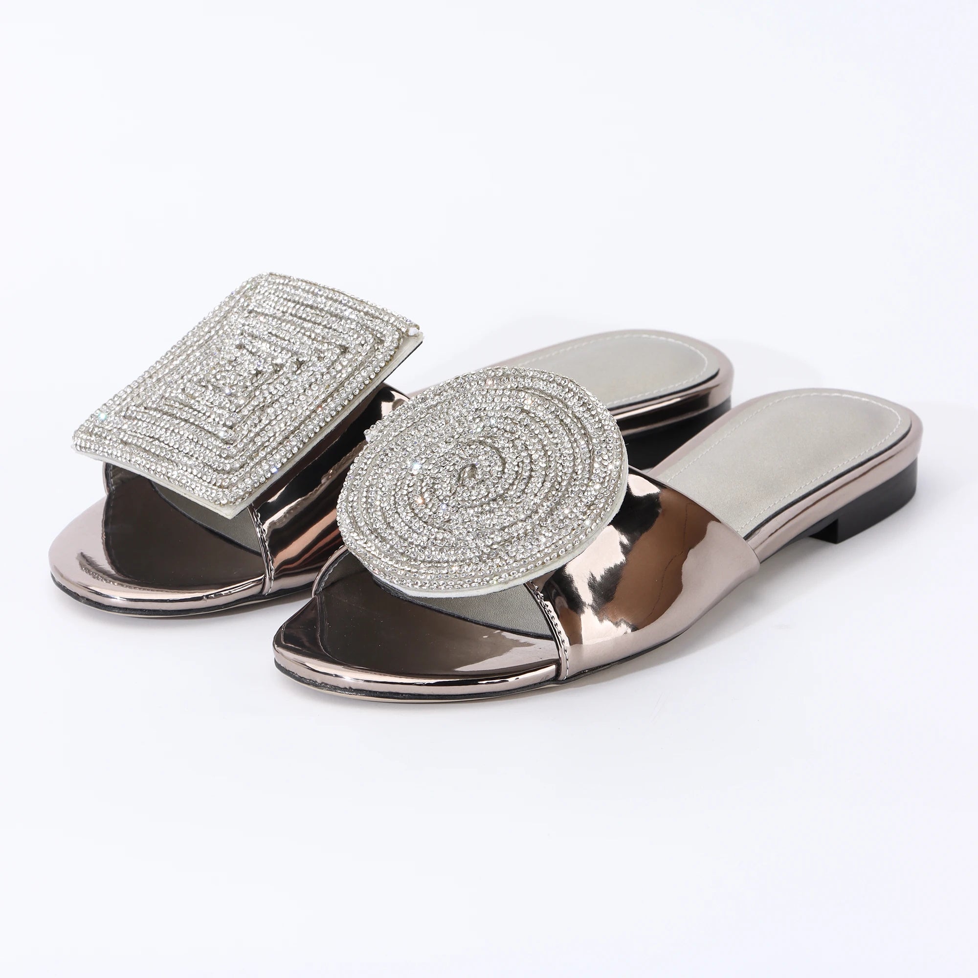 Designer Women Gold Flat Sandals Slides Mule Shoe Luxury Brand 2022 Shoes Woman Ladies Summer Flip Flops Slippers Fashion