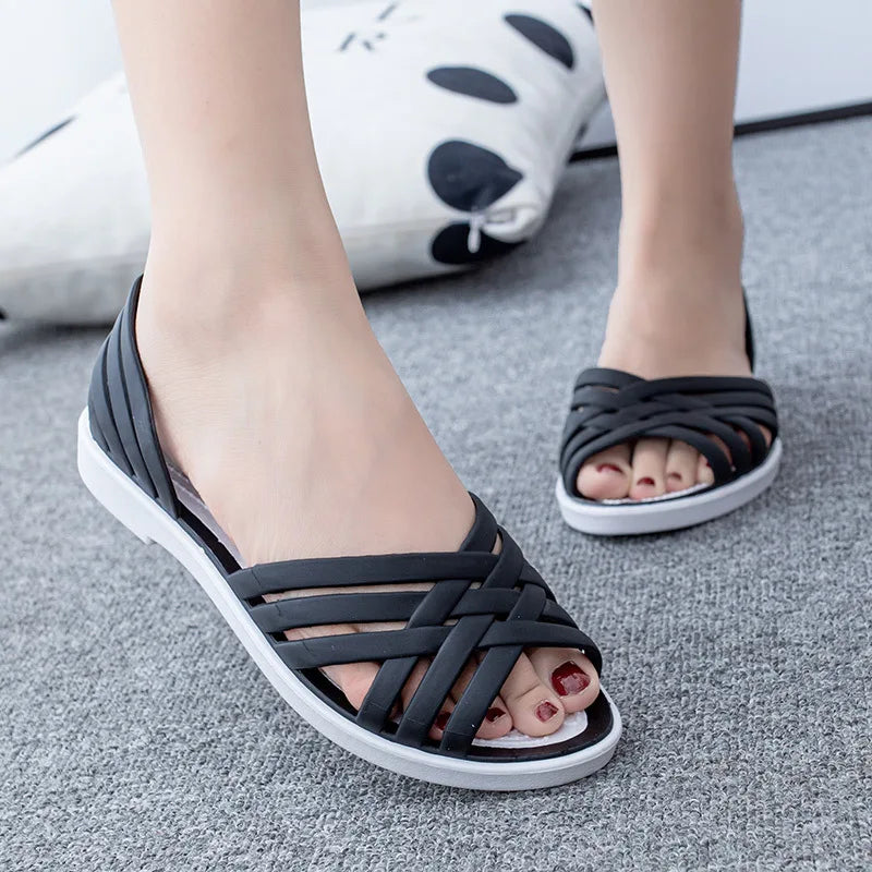 Sandals 2024 Summer New Hollow Out Beach Shoes Fashion Outdoor Jelly Sandalias Mujer Flat Casual Comfortable Soft Sole Mom Shoes