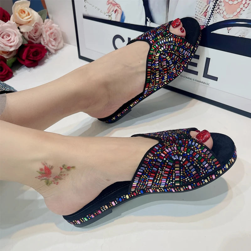 Trendy Bunte Slides für Damen 2023 Neue Sandalen im klassischen Design im italienischen Stil Damenschuhe mit niedrigem Absatz Sommer-Pantoletten Bequeme Sandalen