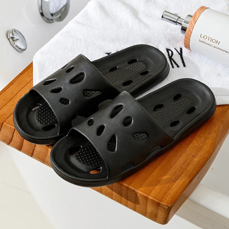 Nouvelles pantoufles pour femmes, pantoufles nuageuses pour hommes, tongs, sandales de plage, salle de bain, diapositives antidérapantes, pantoufles pour hommes et femmes, chaussures d'intérieur