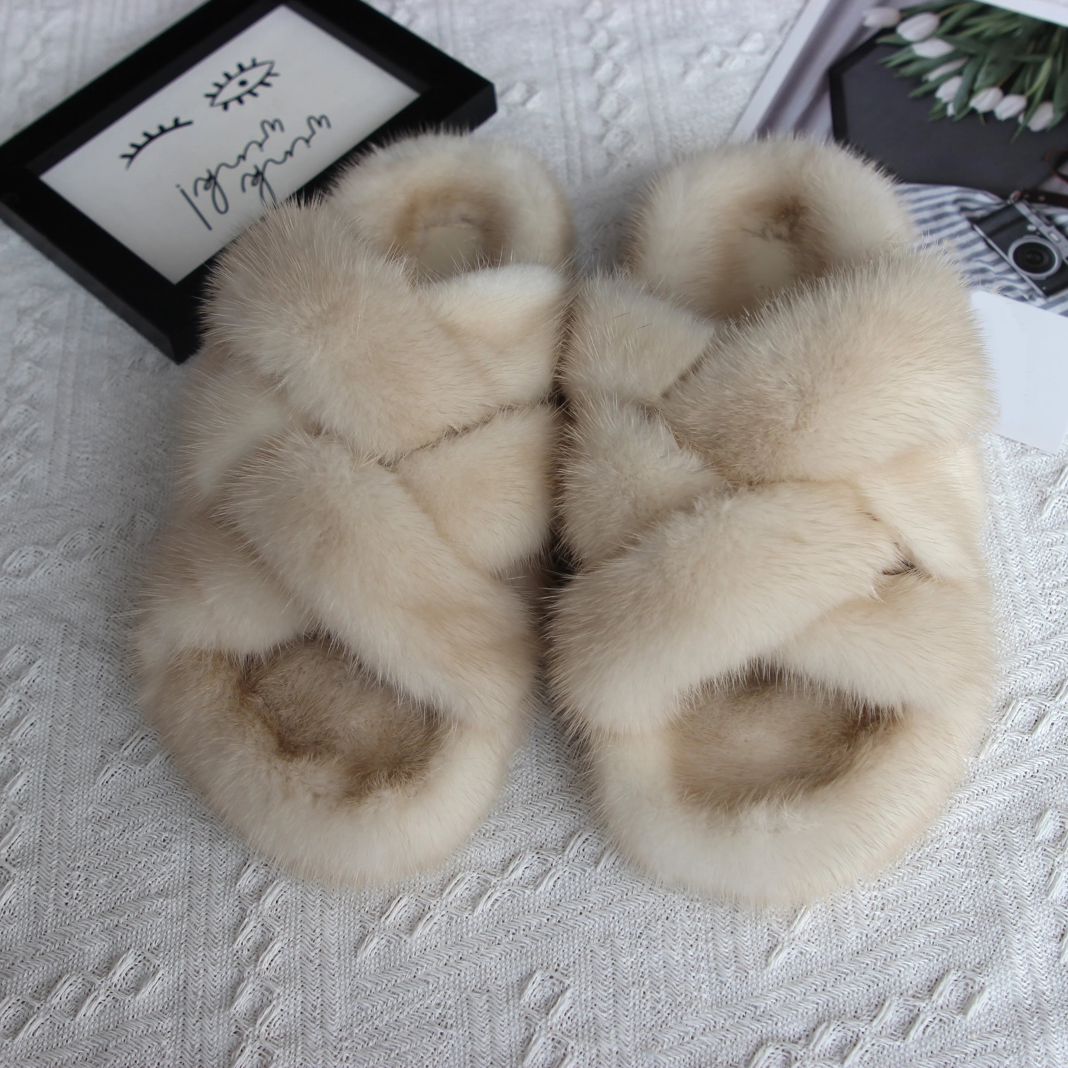Women's Fur Slippers Women Luxury Designer Resort Fashion 100% Mink Leather Slippers Ladies Fur Shoes Flat Summer Fur Slides