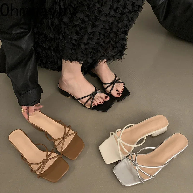 Designer Open Toe Women Slippers Fashion Narrow Band Slides Ladies Outdoor Low Heel Sandal Summer Women's Shoes