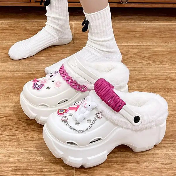 Winter Summer Clogs Outdoor Waterproof Platform Women Slipper Beach Slides Beard Black Designer Sandals with Charms Graden Shoes