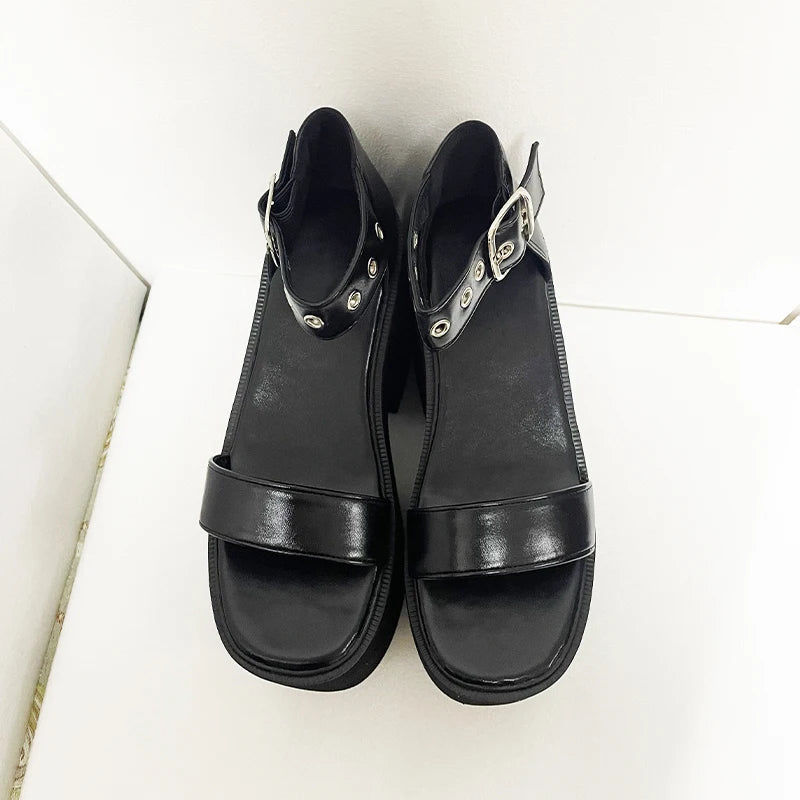 Sandales à talons épais Gdgydh pour femmes, semelle épaisse, style boîte de nuit, bout ouvert, rivets tendance, plateforme, talons compensés, bride à la cheville