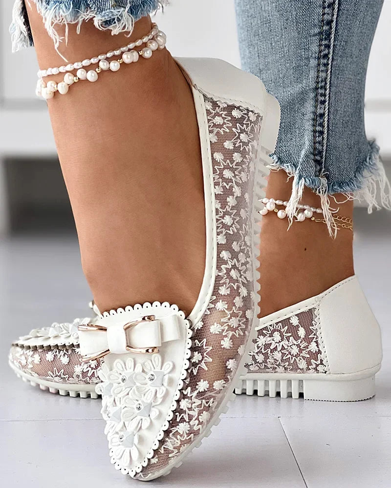 Chaussures d'été respirantes et vulcanisées de couleur unie, mocassins à broderie florale et nœud papillon pour femmes, baskets à fleurs antidérapantes