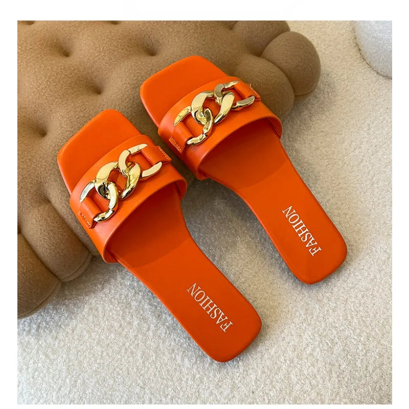 2024 neue flache Leoparden-Hausschuhe für Damen Neue amerikanische Metallkette mit quadratischer Spitze, flache Schuhe, Damensandalen, Hausschuhe, Zapatos