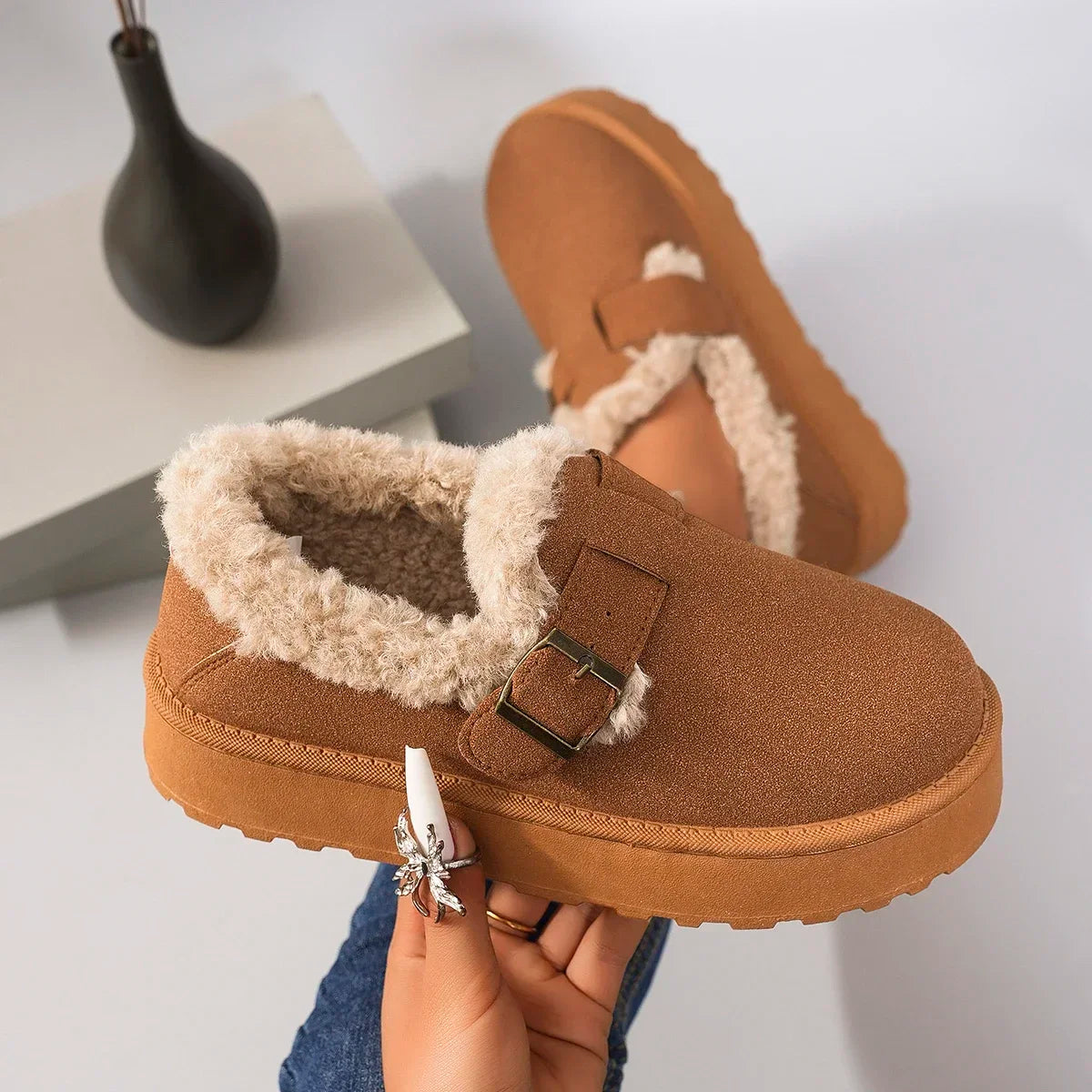 New Winter Women's Shoes Plush Fashion Retro Bean Shoes Cotton Women's Flat Sole Slippers Platform Women Boots