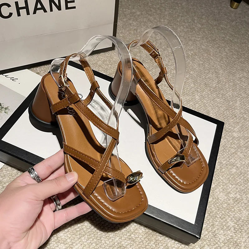 2024 New French Chunky Heel Set Toe Sandals, Niche Design High-grade Large-size Temperament Pinch Toe Casual Sandals