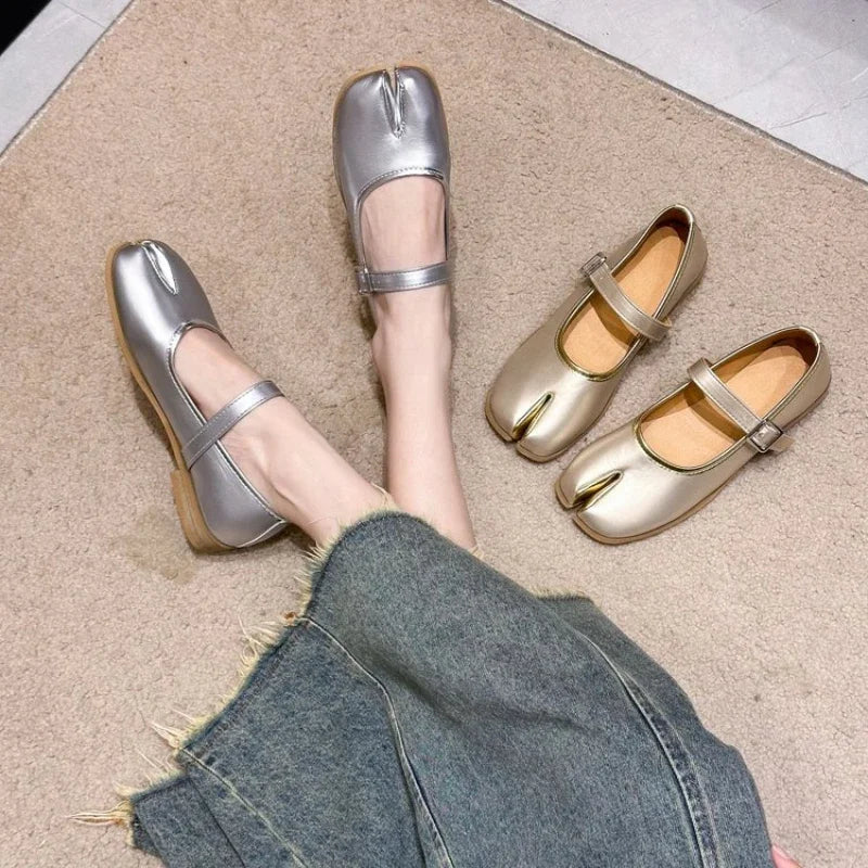 Novelty Split Toe flat shoes woman quality leather mary janes Japanese style trotters flats ankle bele Tabi ninja loafers women