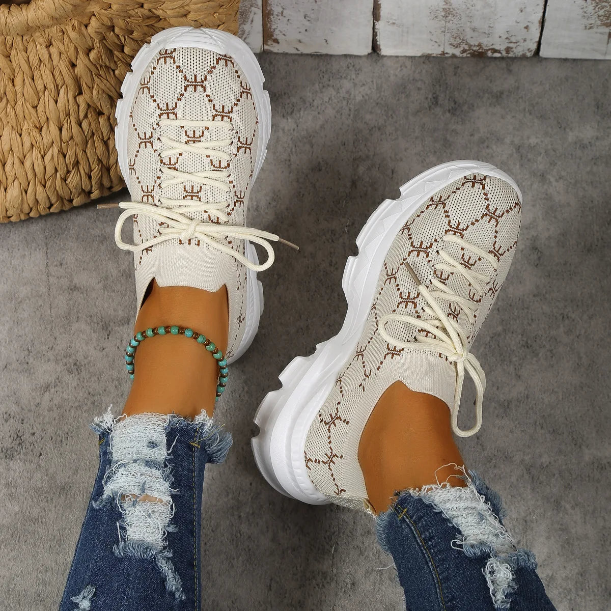 Women's Mesh Knitting Flat Shoes Lace-up Round Toe Breathable Sneakers Women Autumn Soft Sole Footwear Ladies Wedge Sport Shoes