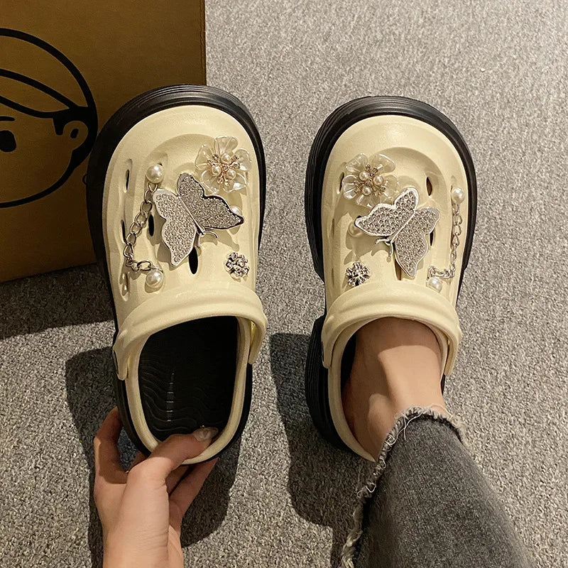 Chaussures de plage et de jardin tendance pour femmes, pantoufles à trous de 8 cm, accessoires de dessin animé, pantoufles à trous pour étudiantes et filles