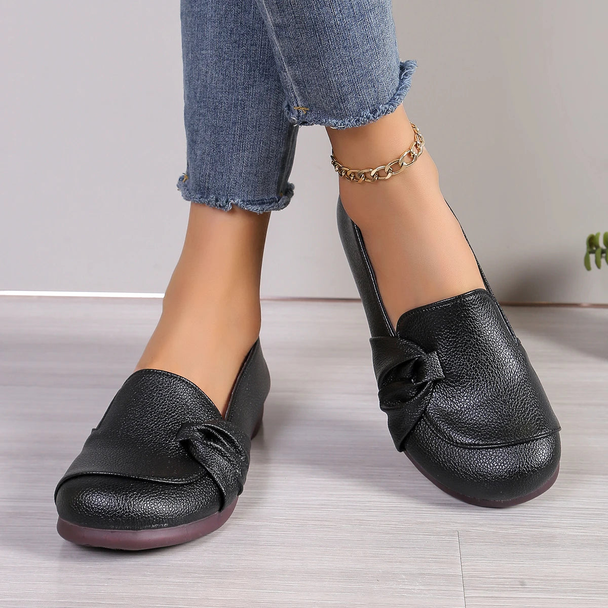 New Summer Women Flat Shoes Comfort Non-slip Soft Oxford Solid Color Mom's Shoes New Fashion Leather Flat Footwear