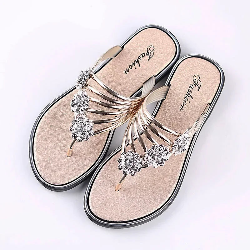 2024 Women's Slippers Summer Sandals New Flat Silver Women's Shoes Light Slippers Women's Outerwear Casual Flip Flops