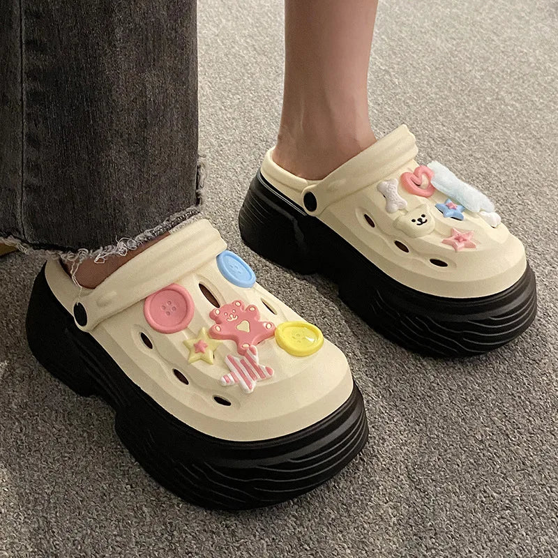 Women Sandals 2024 New Arrival Elegant Clogs Fashion Street Beach Slides Height Increasing Slippers For Girls Hole shoes