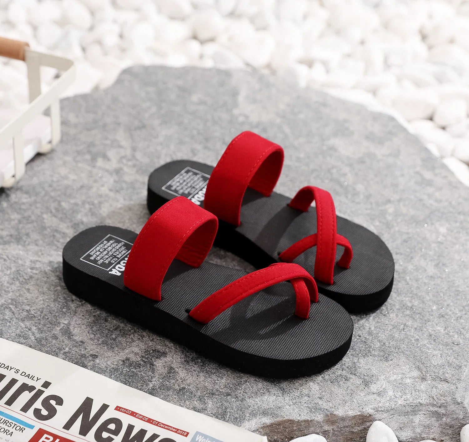 Summer Women Slippers Outdoor Light Weight Cool Shoes Ladies Flat Flip-flop Black Non-slip Basic Home Sandals zapatos de mujer