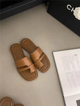 Slippers New Summer Korean Brown Toe retraction Flat Shoes Vintage Simple Leather Ladies Women Walking Outdoor Beach Sandals