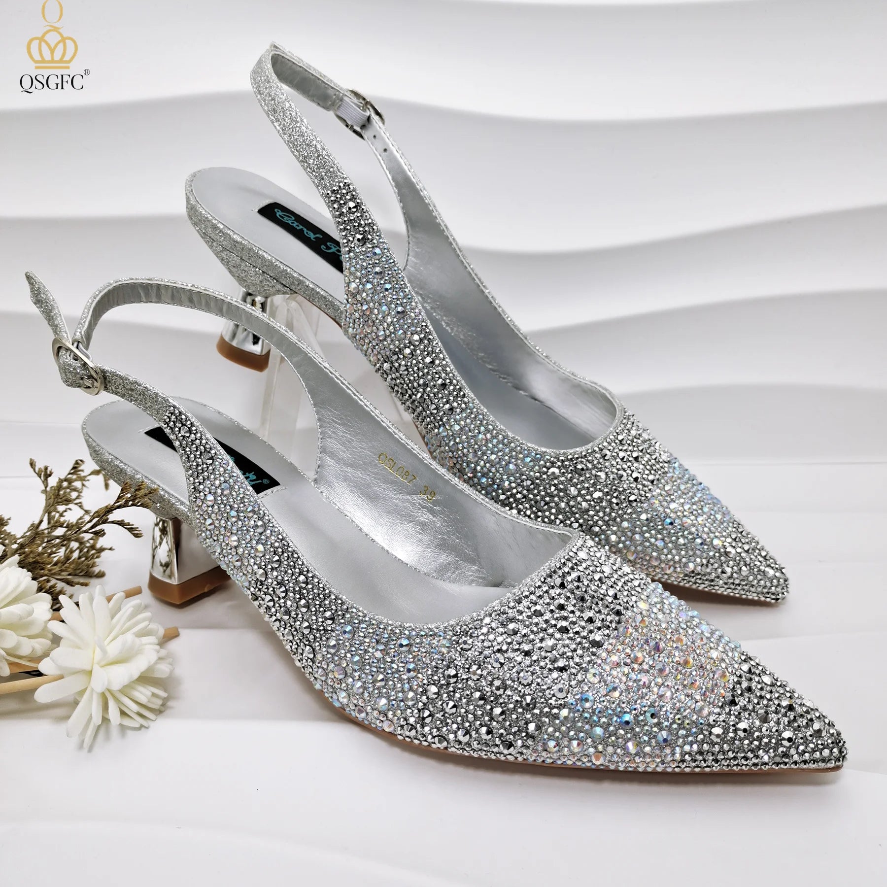 QSGFC INS Ensemble de chaussures à talons élégants pour femmes en couleur or et sac assorti, chaussures à talons hauts en forme de coin avec strass creux