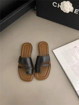 Slippers New Summer Korean Brown Toe retraction Flat Shoes Vintage Simple Leather Ladies Women Walking Outdoor Beach Sandals