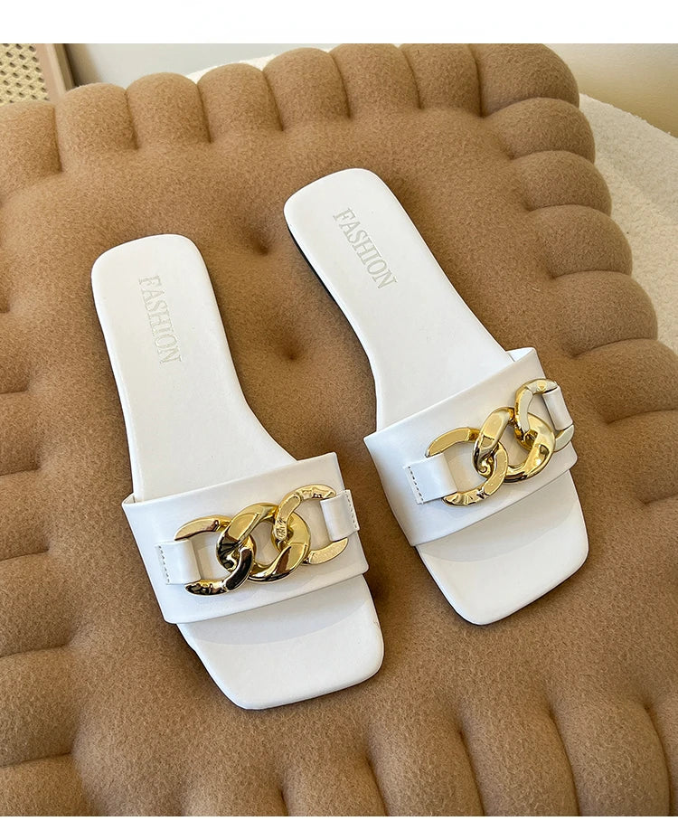 2024 neue flache Leoparden-Hausschuhe für Damen Neue amerikanische Metallkette mit quadratischer Spitze, flache Schuhe, Damensandalen, Hausschuhe, Zapatos