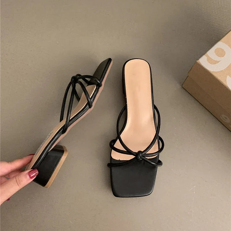 Designer Open Toe Women Slippers Fashion Narrow Band Slides Ladies Outdoor Low Heel Sandal Summer Women's Shoes