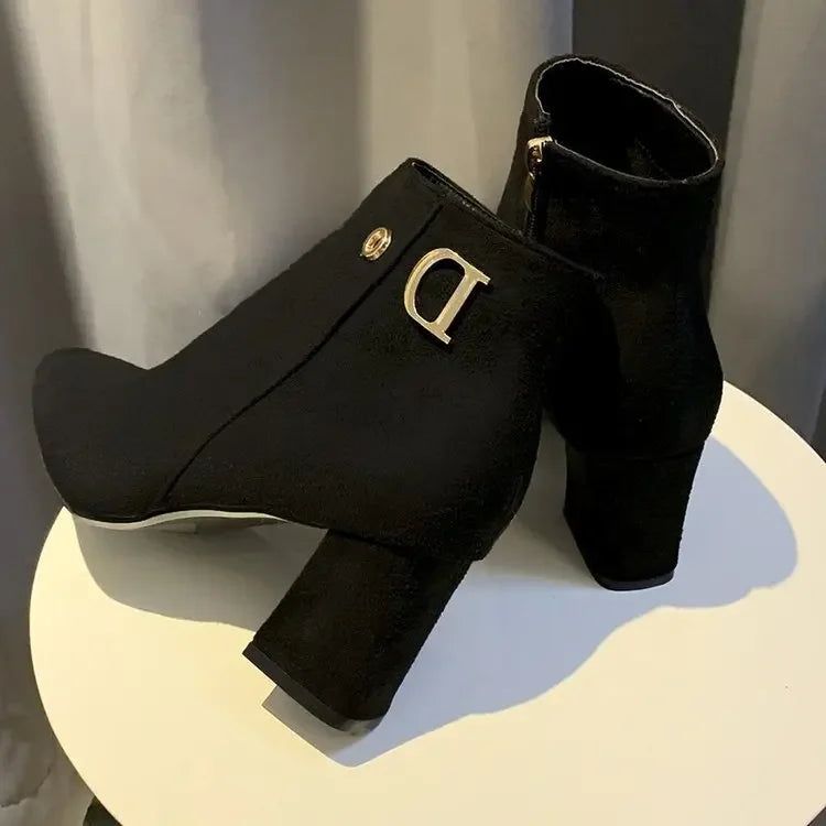 Bottines pour femmes en cuir noir, bottines tendance pour femmes, bottines pointues à talons moyens, bottines de mariage courtes à talons hauts