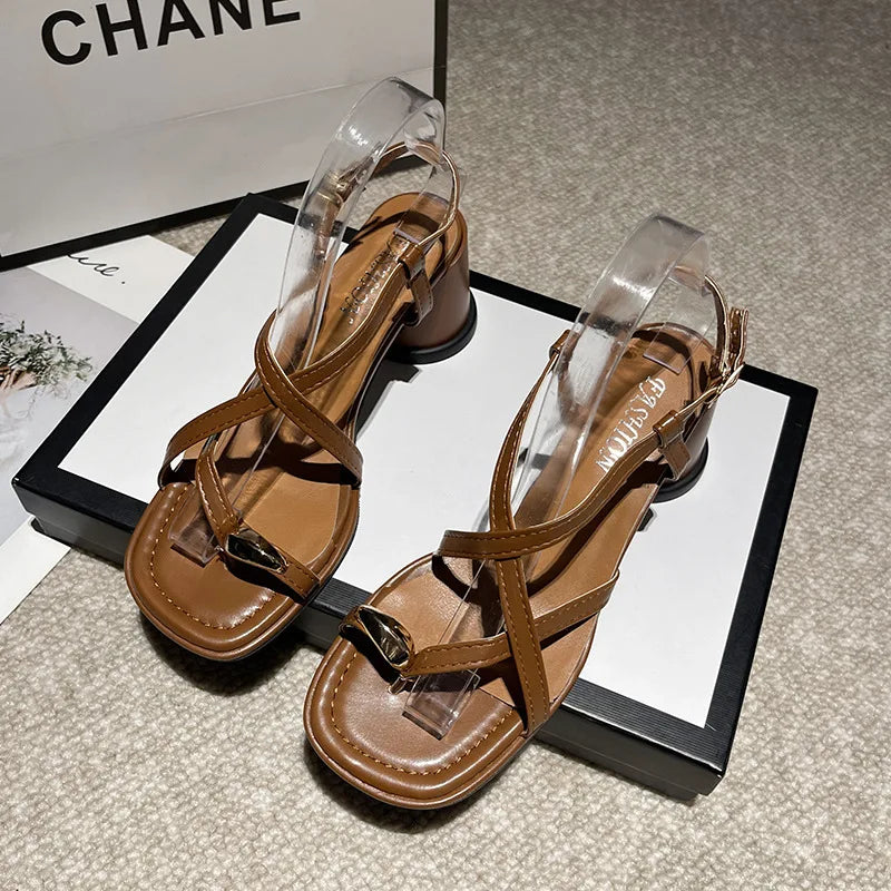 2024 New French Chunky Heel Set Toe Sandals, Niche Design High-grade Large-size Temperament Pinch Toe Casual Sandals