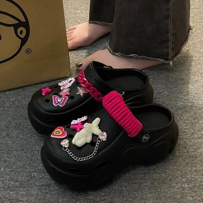 Winter Summer Clogs Outdoor Waterproof Platform Women Slipper Beach Slides Beard Black Designer Sandals with Charms Graden Shoes
