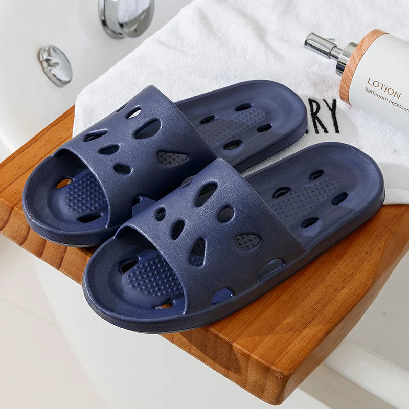 New Women Slipper Cloud Slippers For Men Flip Flops Beach Sandals Bathroom Non-Slip Slides Men Women Slippers Indoor House Shoes