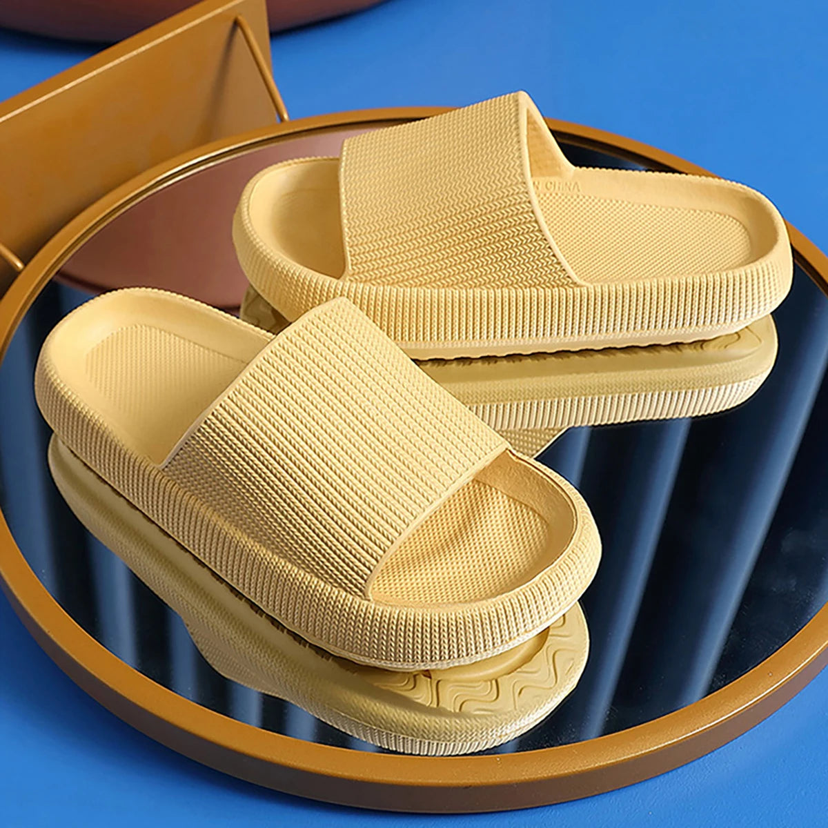 Women's Solid Color Casual Minimalist Slippers, Made of Comfortable and Convenient EVA Material with a Thick, Anti-slip.