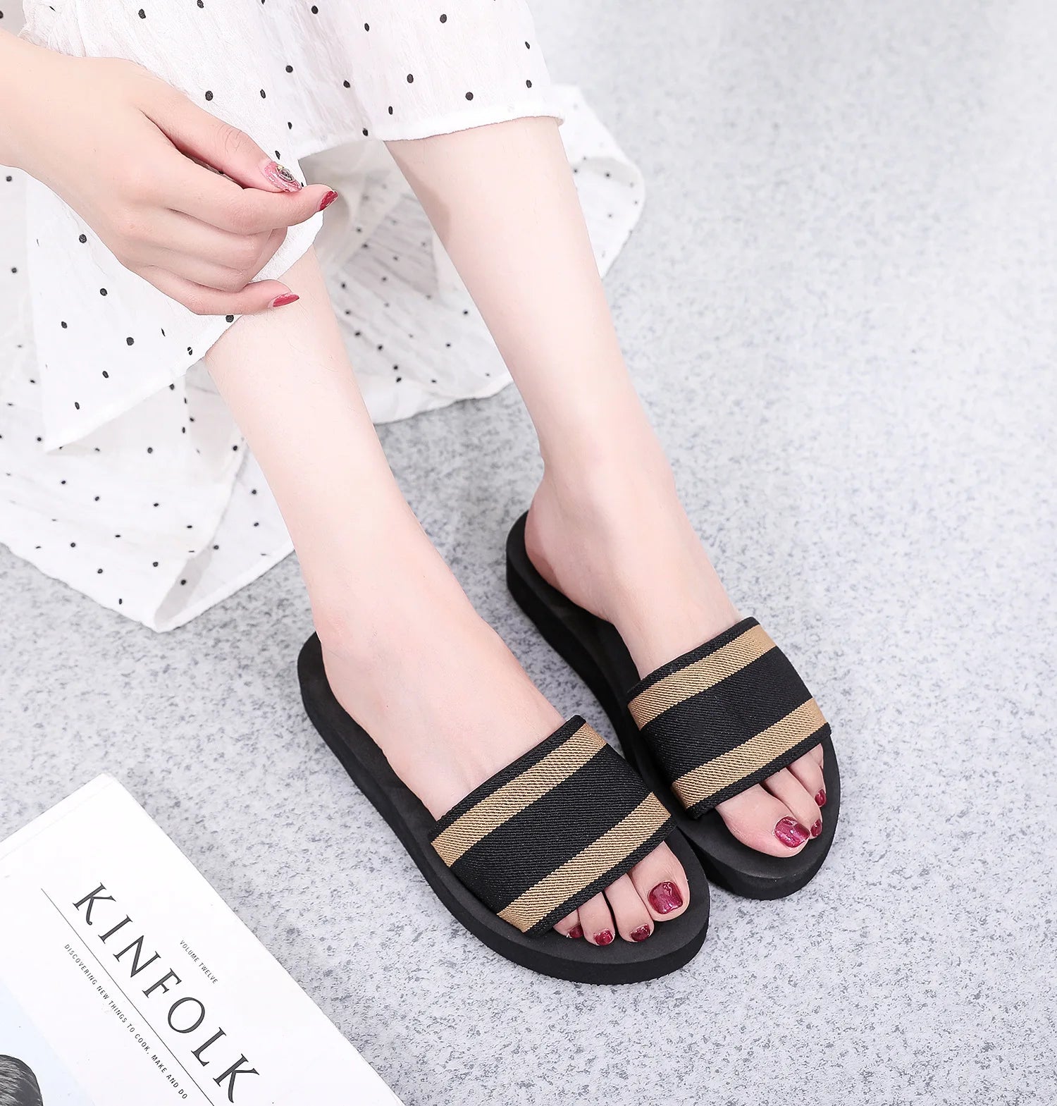 Summer Women's Slippers Fashion Platform Wedge Sandals Outdoor Leisure Flip Flops Travel Beach Slippers High Heel Women Slides