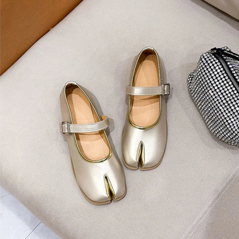 Novelty Split Toe flat shoes woman quality leather mary janes Japanese style trotters flats ankle bele Tabi ninja loafers women