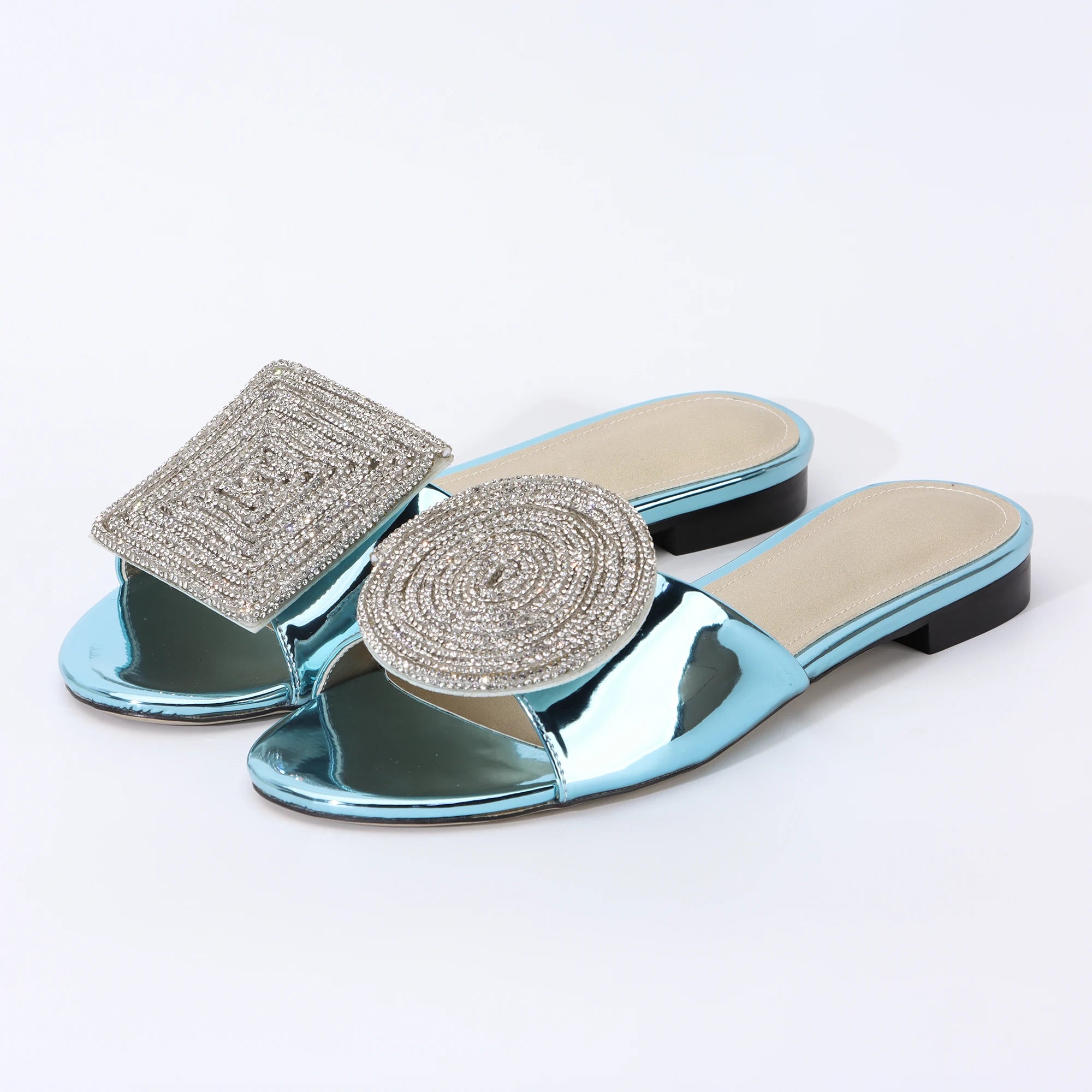 Designer Women Gold Flat Sandals Slides Mule Shoe Luxury Brand 2022 Shoes Woman Ladies Summer Flip Flops Slippers Fashion