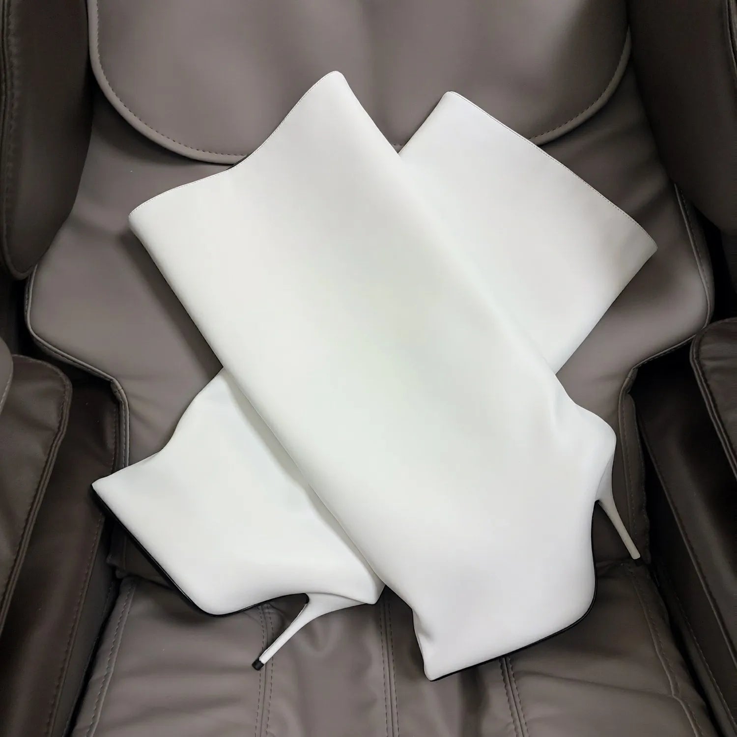 2024 Winter New in Black Leather Wader Boots Pointed Toe High Heels Pull on Knee High Boot Denim Luxury Design Women Down Shoes